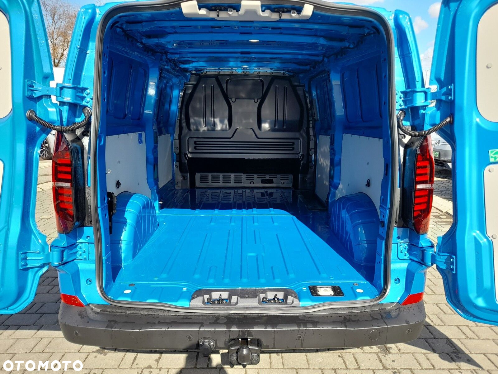 Volkswagen Transporter Transporter Furgon 2.0 TDI 150 KM skrzynia biegów: 6M rozstaw osi: 3500 mm - 9