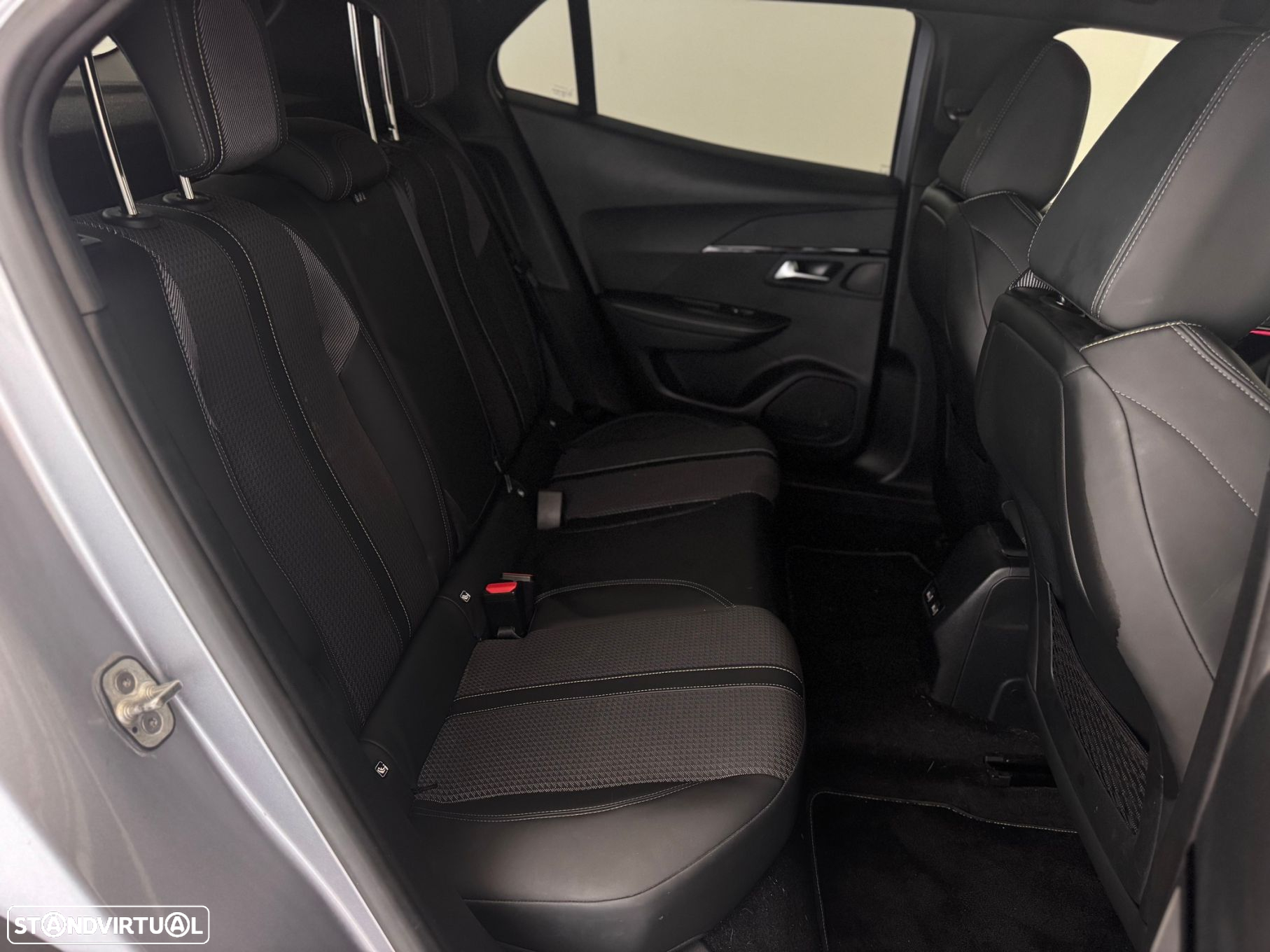 Peugeot 2008 1.2 PureTech GT Line - 16