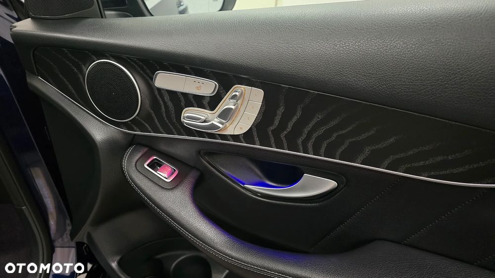 Mercedes-Benz GLC 300 de 4Matic 9G-TRONIC AMG Line Plus - 19