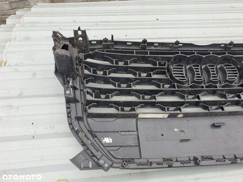 Audi Q2 81A czarna atrapa GRILL w ZDERZAK ORYGINAŁ - 4