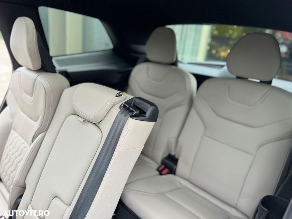 Volvo EX90 - 36