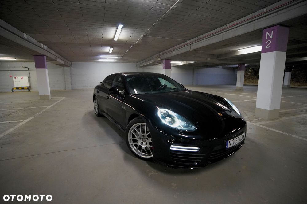Porsche Panamera GTS - 2