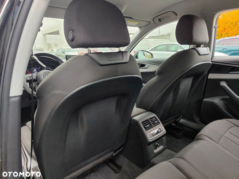 Audi A4 Limousine - 11