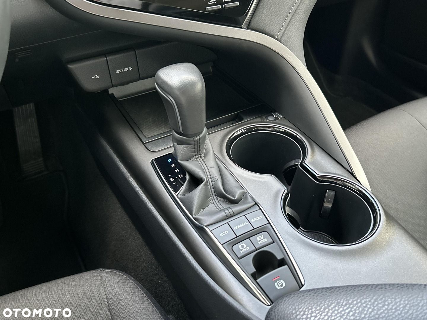 Toyota Camry - 15