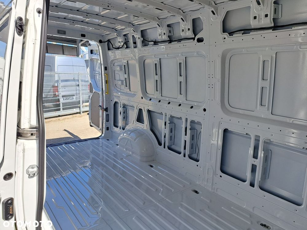 Volkswagen Crafter - 10