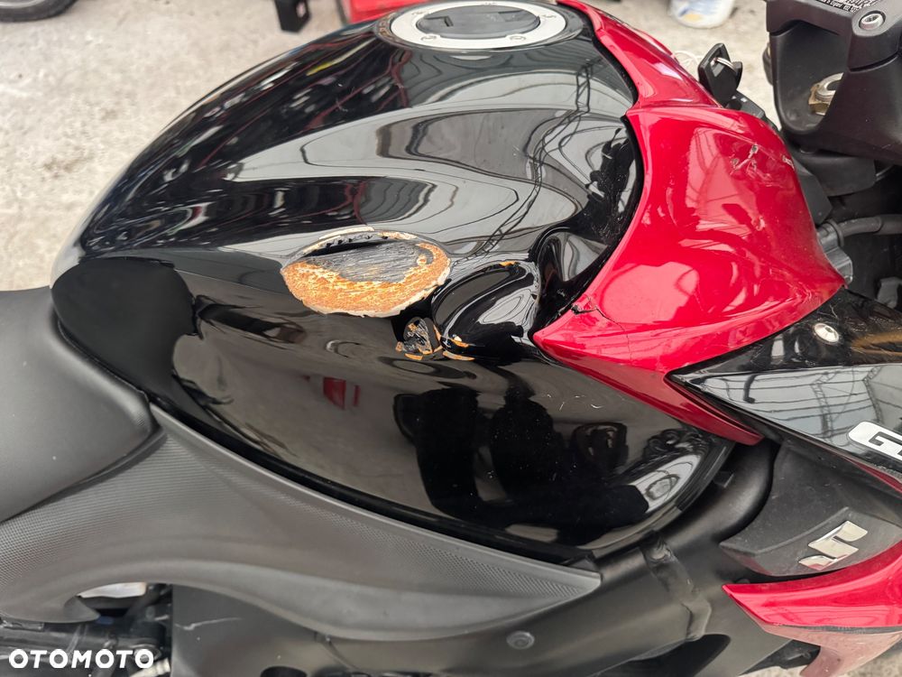 Suzuki GSX 1000 - 13