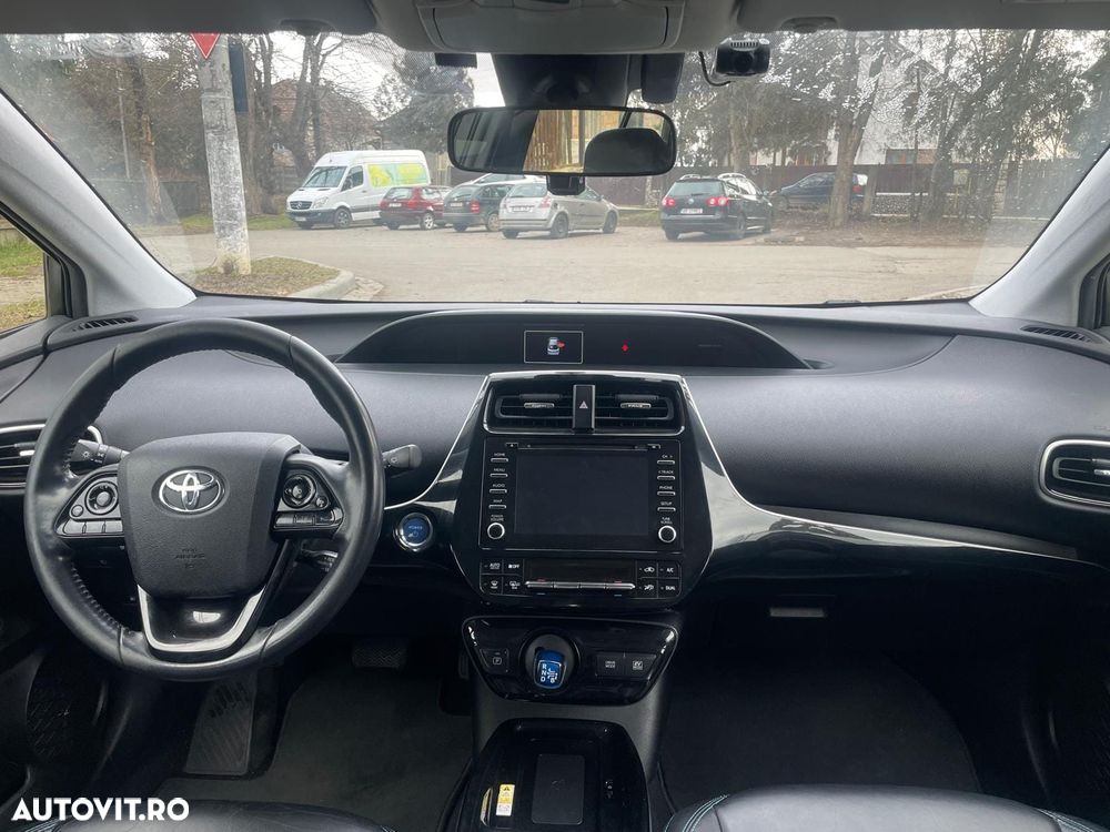 Toyota Prius Hybrid - 8