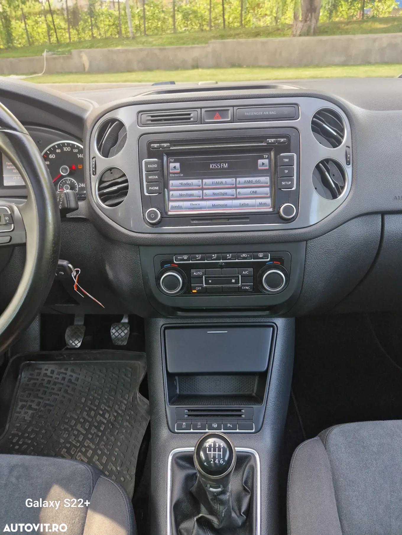 Volkswagen Tiguan 2.0 TDI DPF BlueMotion Technology Lounge Sport & Style - 12