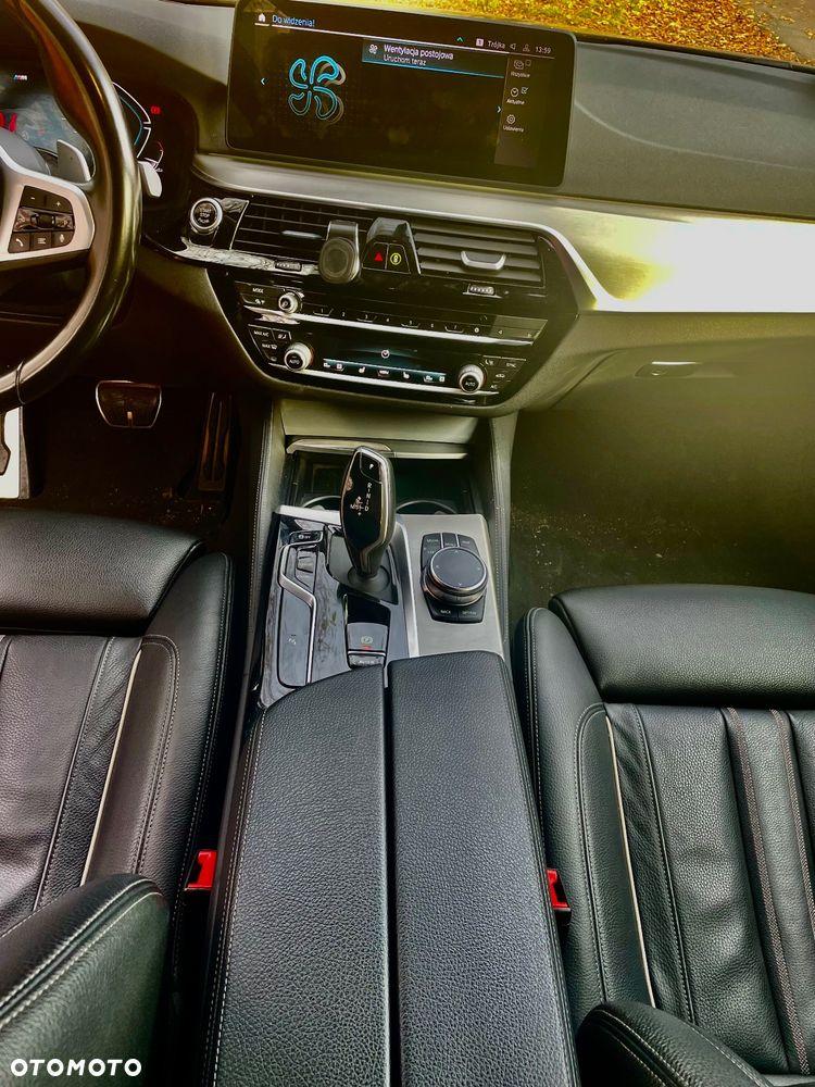 BMW Seria 5 520d M Sport Edition - 11