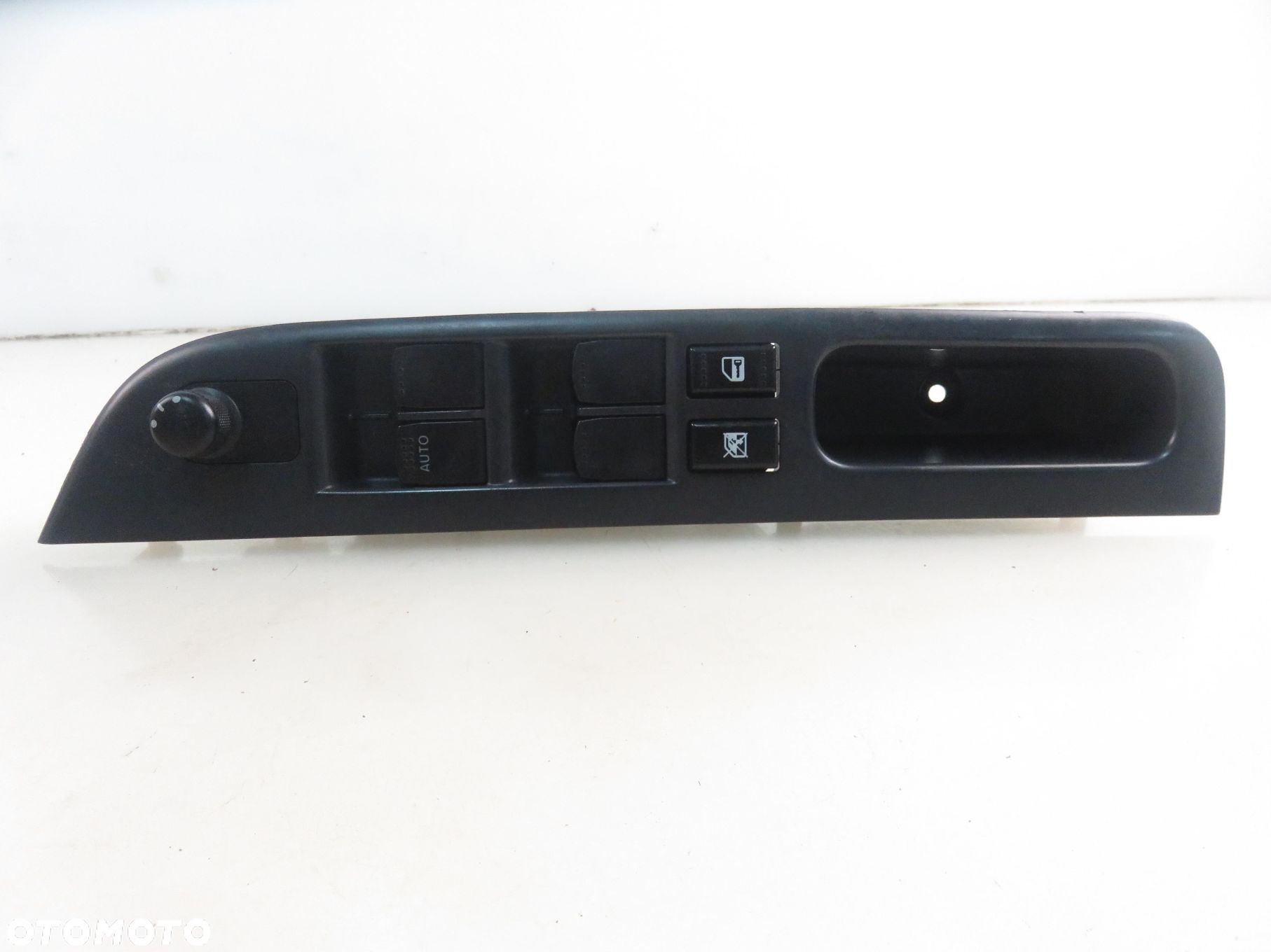 PANEL SZYB SUZUKI SWIFT MK6 62J502716T - 2