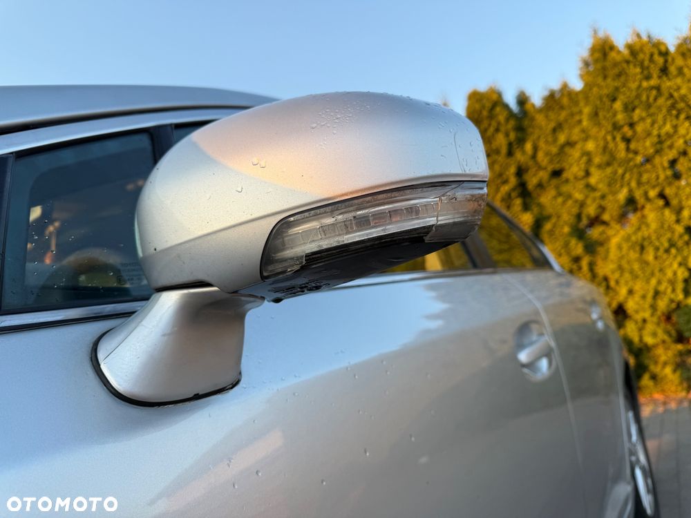 Toyota Avensis 2.0 D-4D Luna - 22