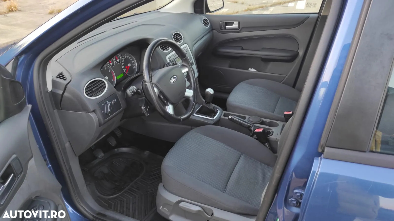 Ford Focus 1.6i Trend - 13