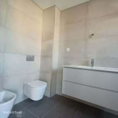 Apartamento T4 Venda em Cedofeita, Santo Ildefonso, Sé, Miragaia, São - Grande imagem: 2/9