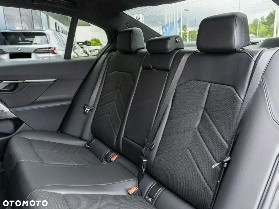 BMW Seria 5 520i mHEV M Sport - 17