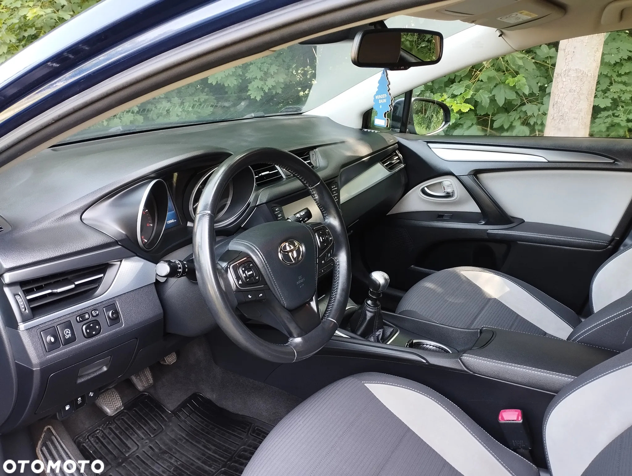 Toyota Avensis 2.0 D-4D Prestige - 24