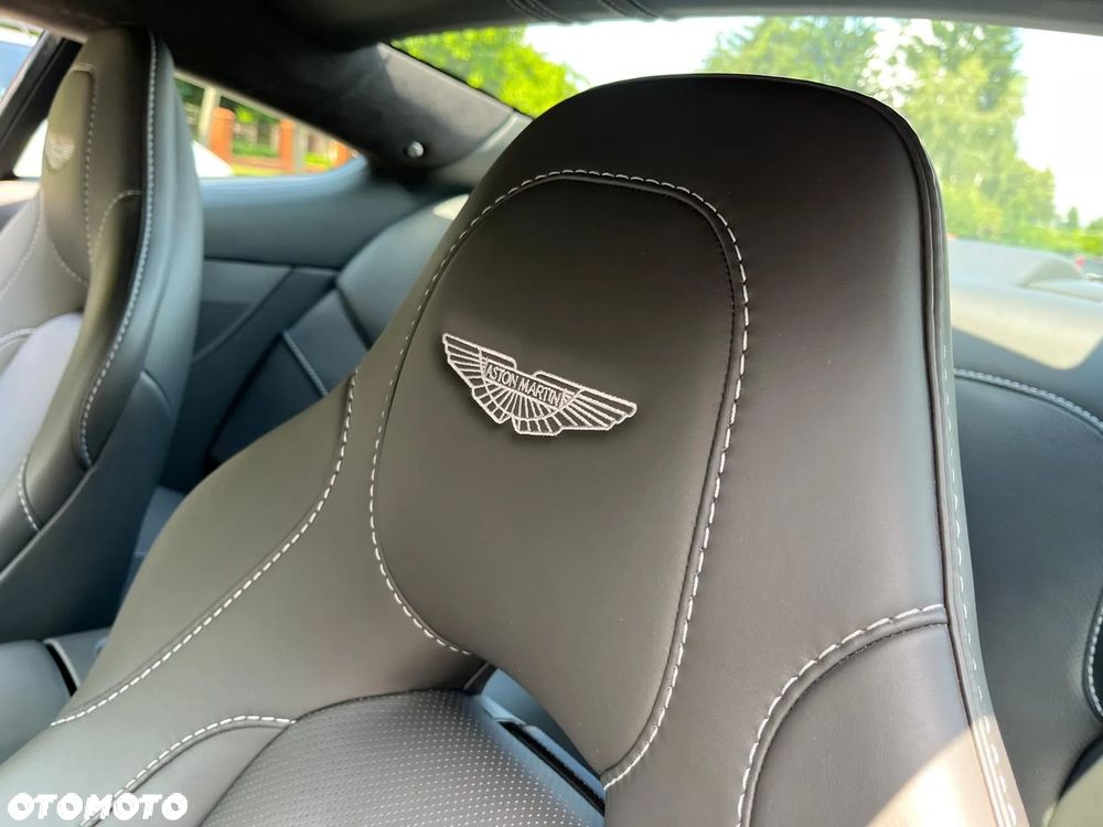 Aston Martin Vanquish - 27