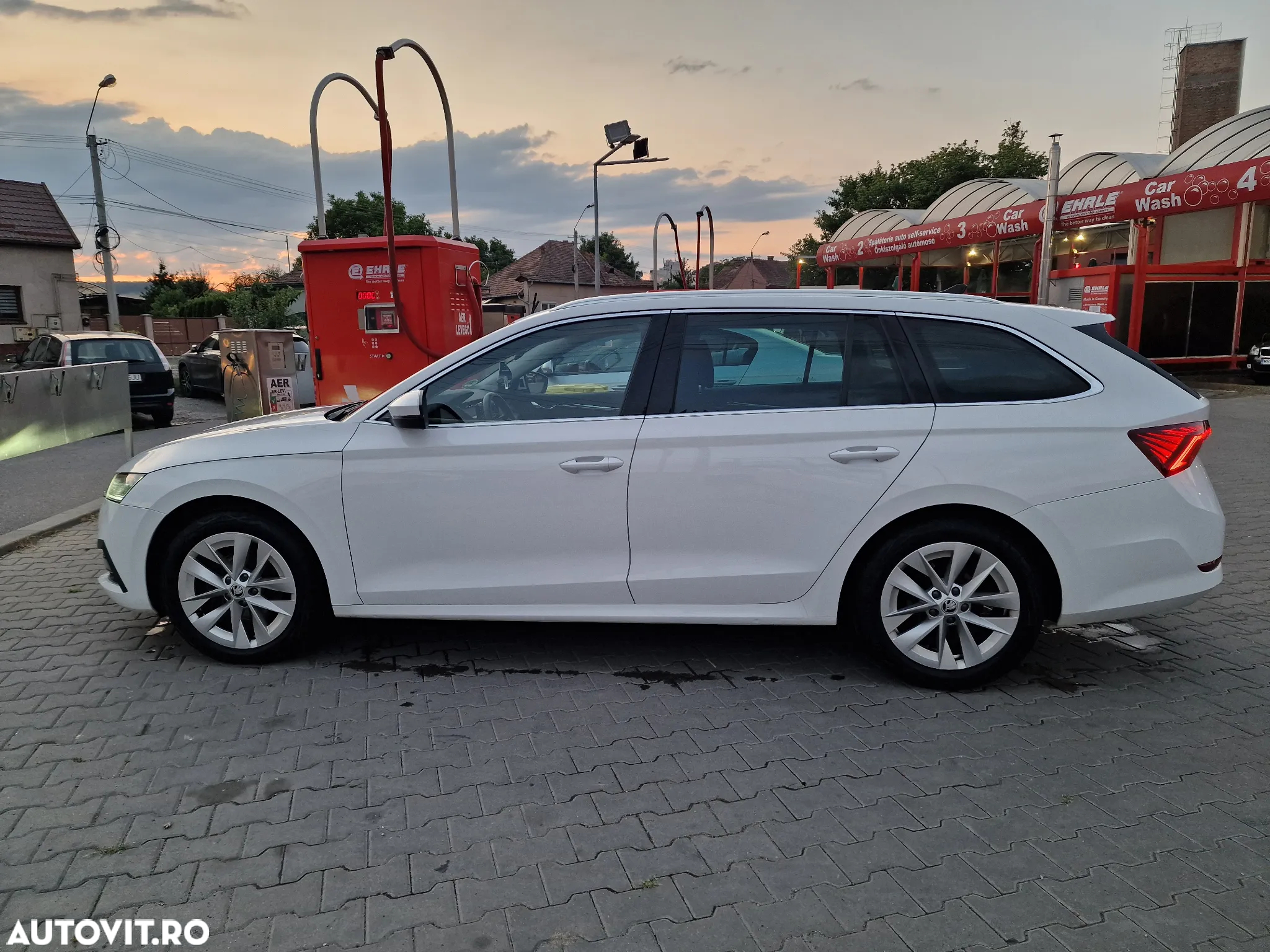 Skoda Octavia 2.0 TDI DSG Style - 2