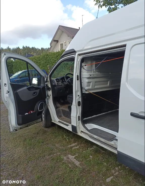 Renault TRAFIC - 2