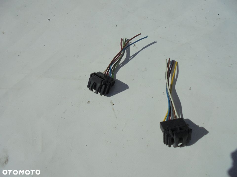 KOSTKA WTYCZKA LAMPY TYŁ KOMBI | RENAULT LAGUNA II | F-VAT - 1