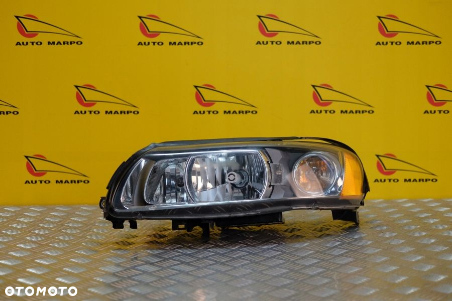 VOLVO V70 XC70 2005-2007 REFLEKTOR LAMPA XENON USA - 2
