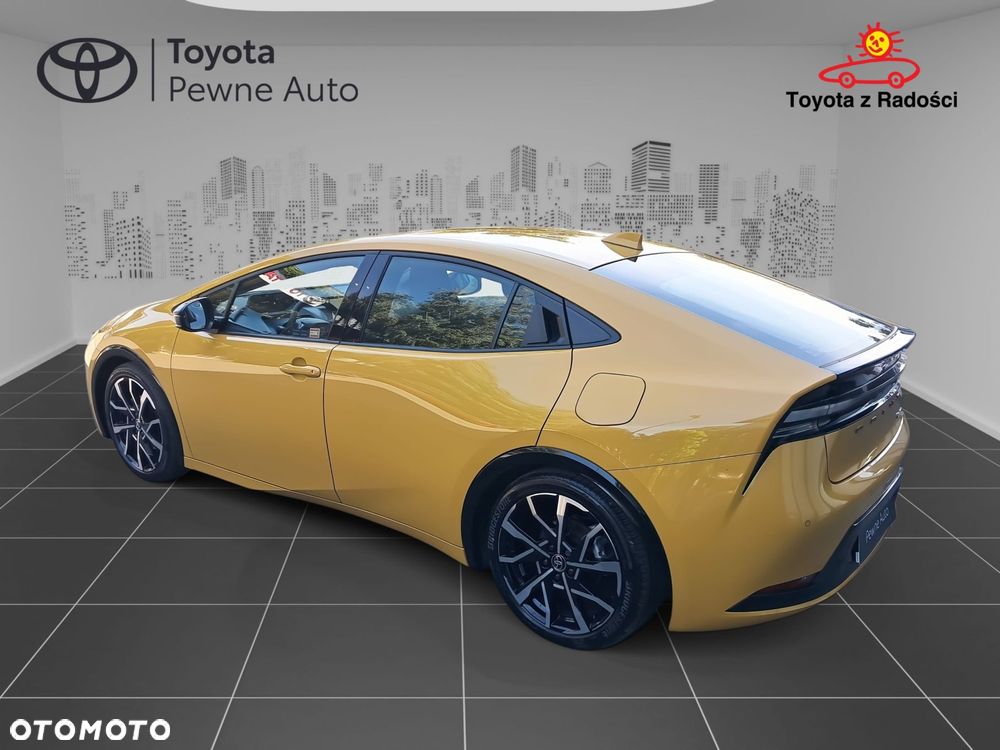 Toyota Prius - 4