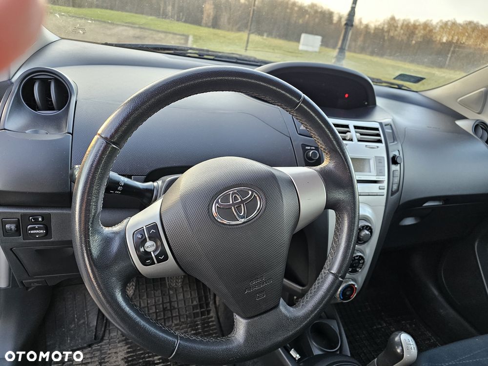 Toyota Yaris - 5