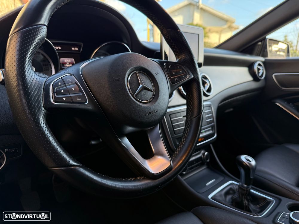 Mercedes-Benz CLA 180 d Shooting Brake - 13