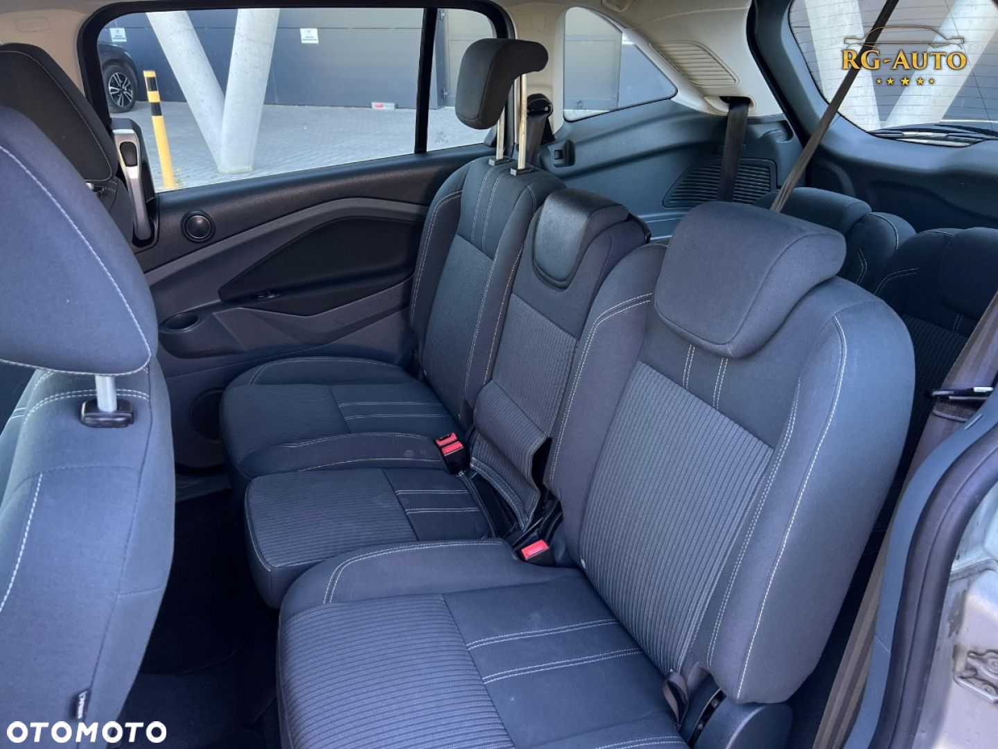 Ford Grand C-MAX - 29