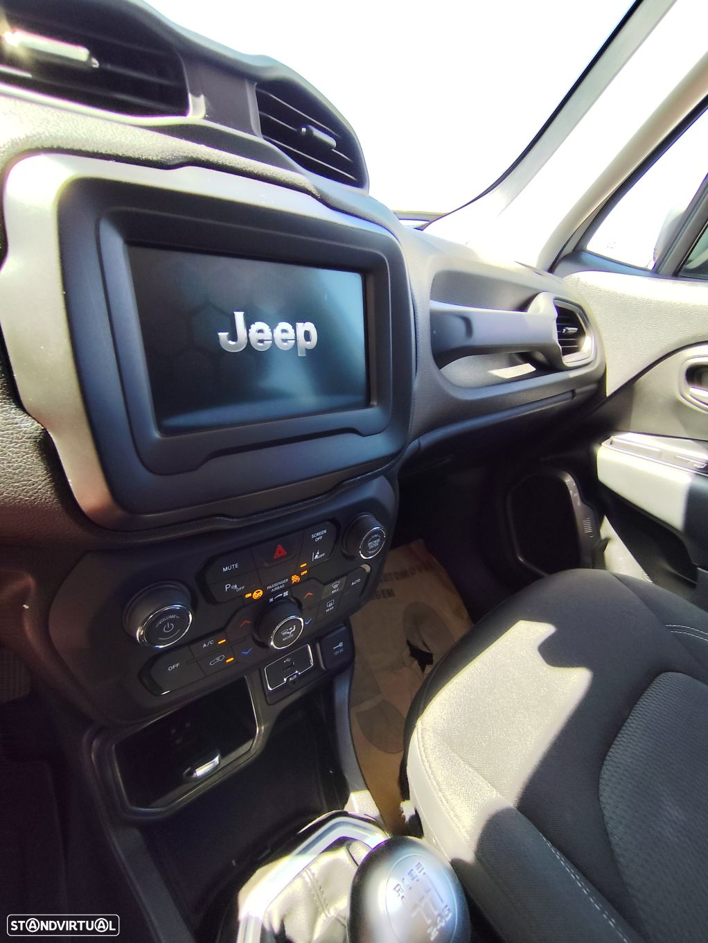 Jeep Renegade 1.0 T Limited - 13