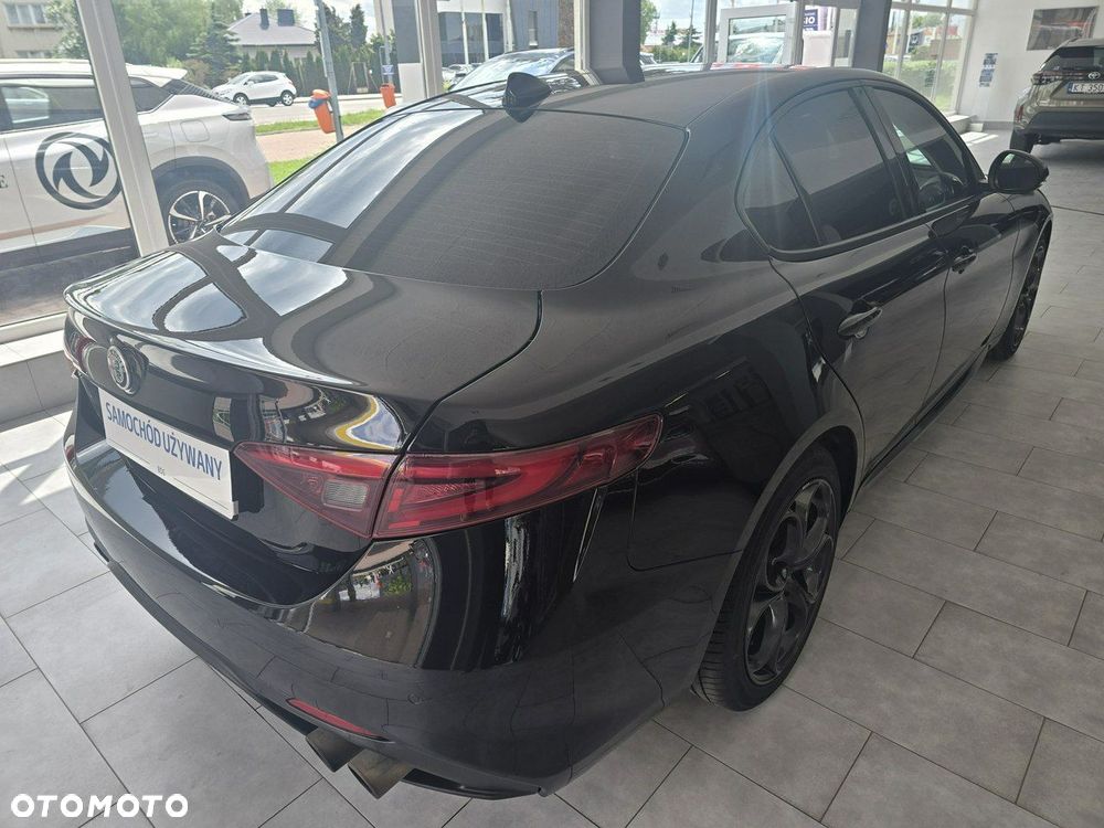 Alfa Romeo Giulia - 4
