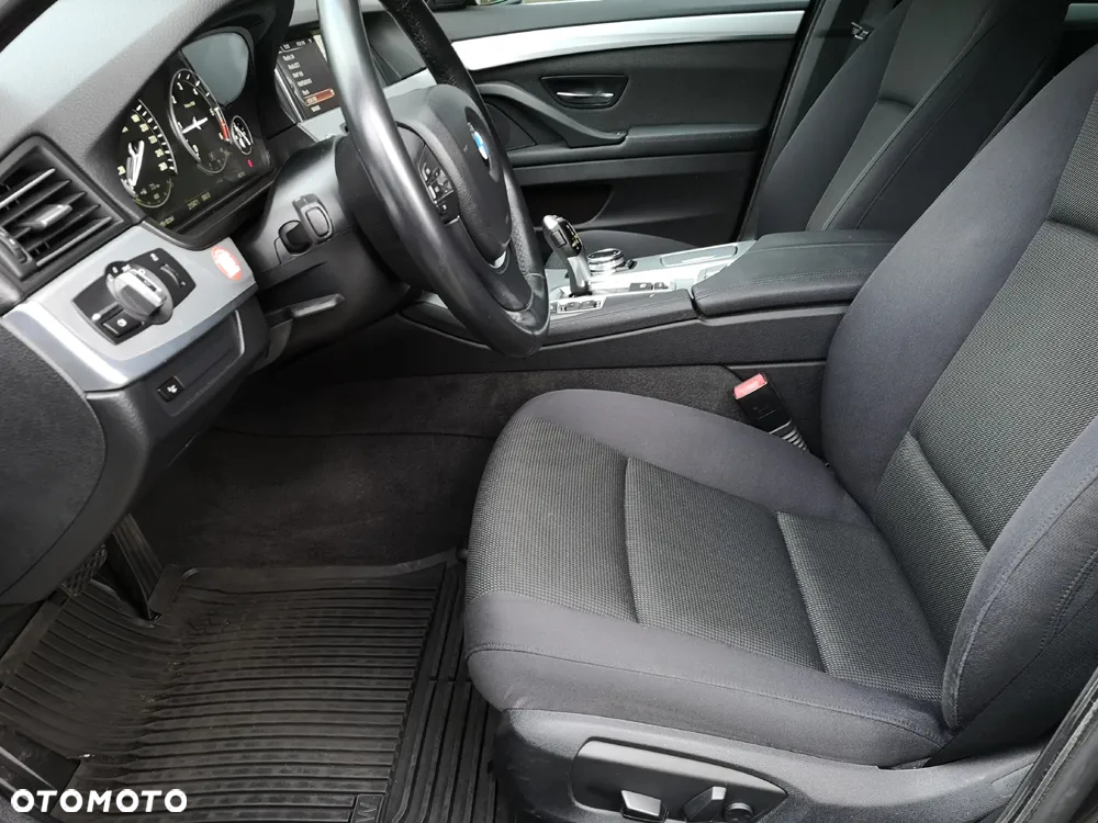 BMW Seria 5 520d Touring Modern Line - 25