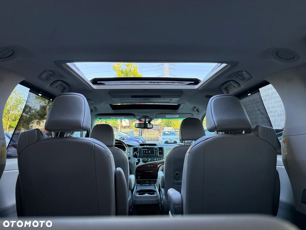 Toyota Sienna 3.5 LE AWD - 14