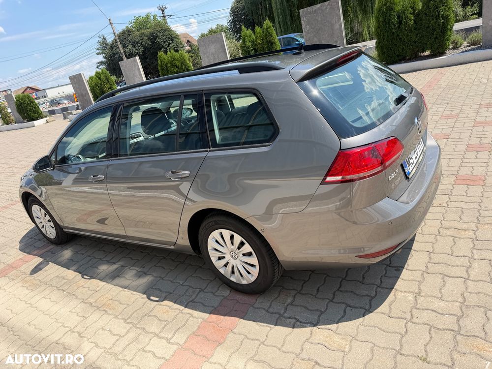 Volkswagen Golf - 6