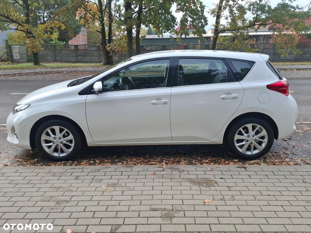 Toyota Auris 1.6 Premium Comfort - 4