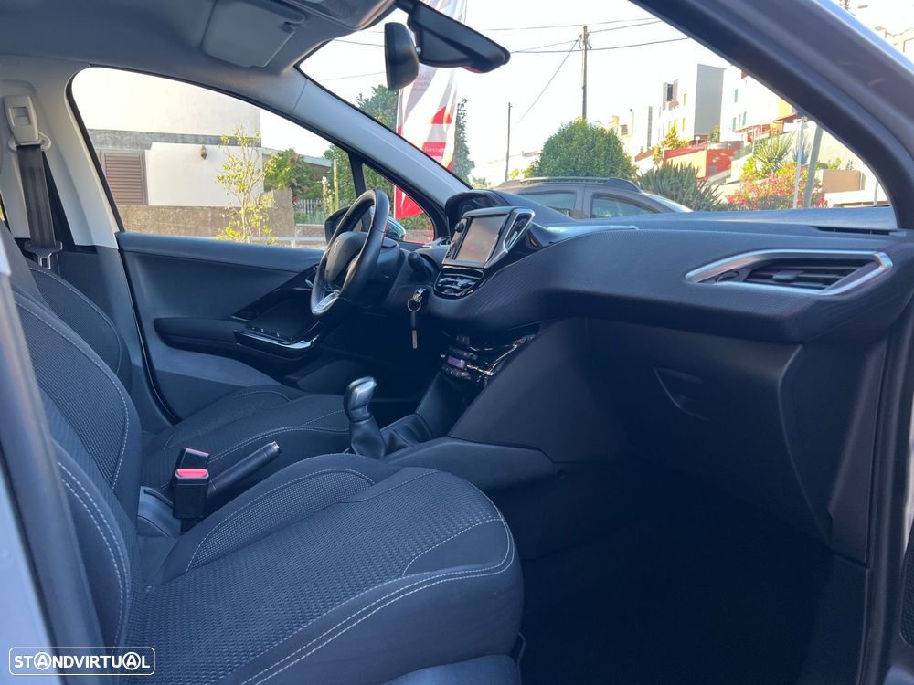 Peugeot 208 1.2 PureTech Style - 14