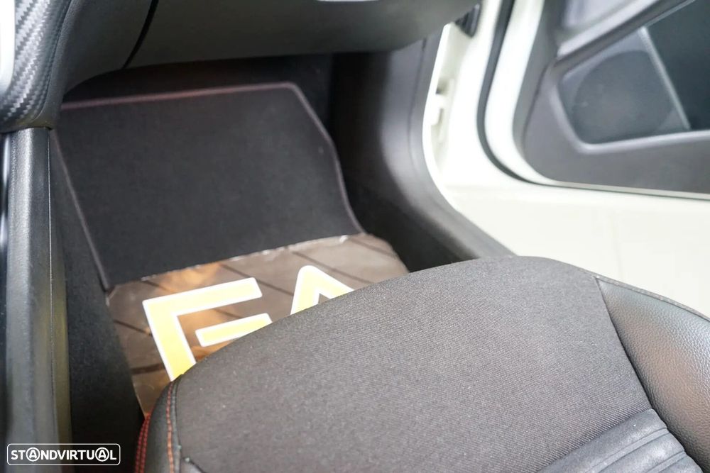 Mercedes-Benz A 180 d AMG Line Aut. - 35