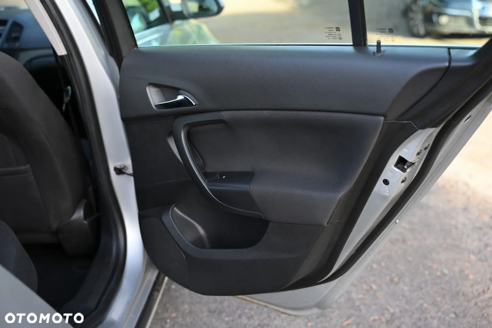Opel Insignia 1.8 Sport - 26