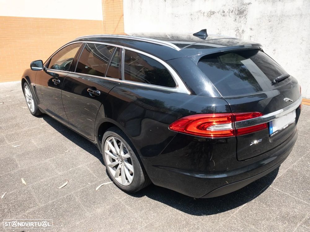 Jaguar XF Sportbrake 2.2 D Premium Luxury - 4