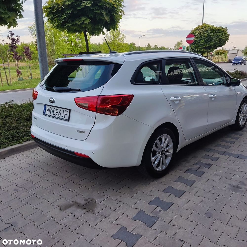 Kia Ceed - 4