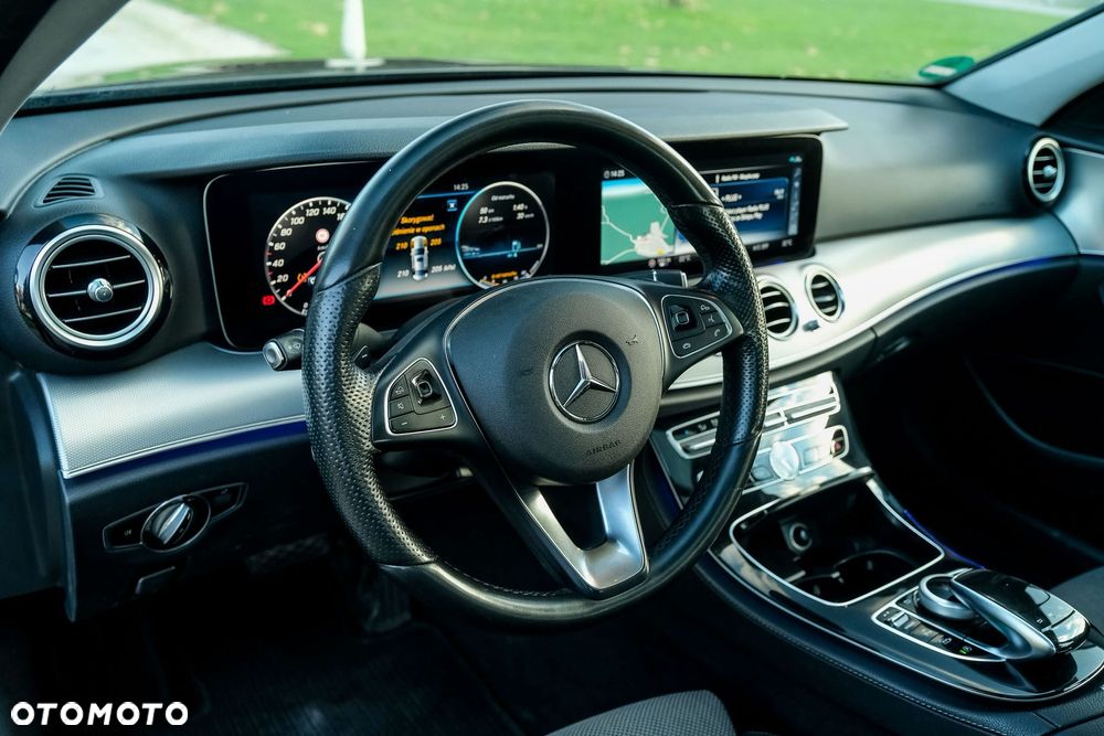Mercedes-Benz Klasa E 220 d 9G-TRONIC - 12