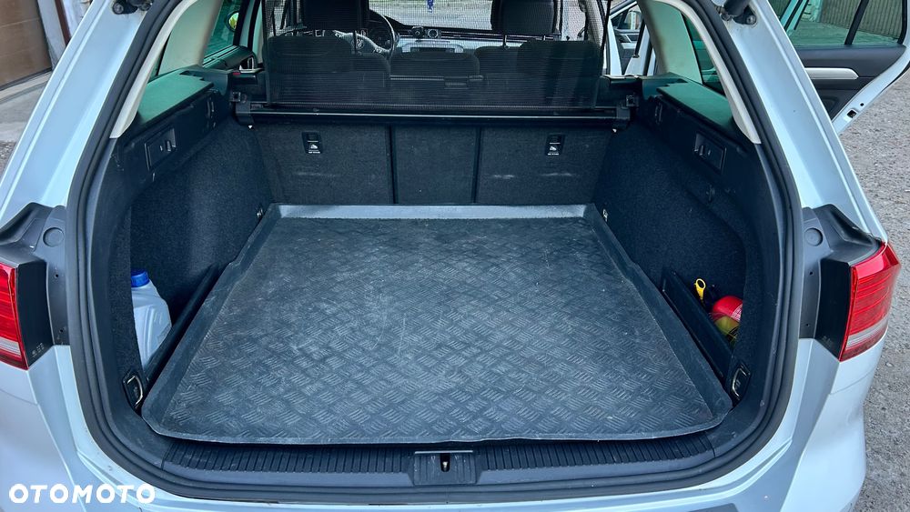 Volkswagen Passat 2.0 TDI (BlueMotion Technology) Highline - 20