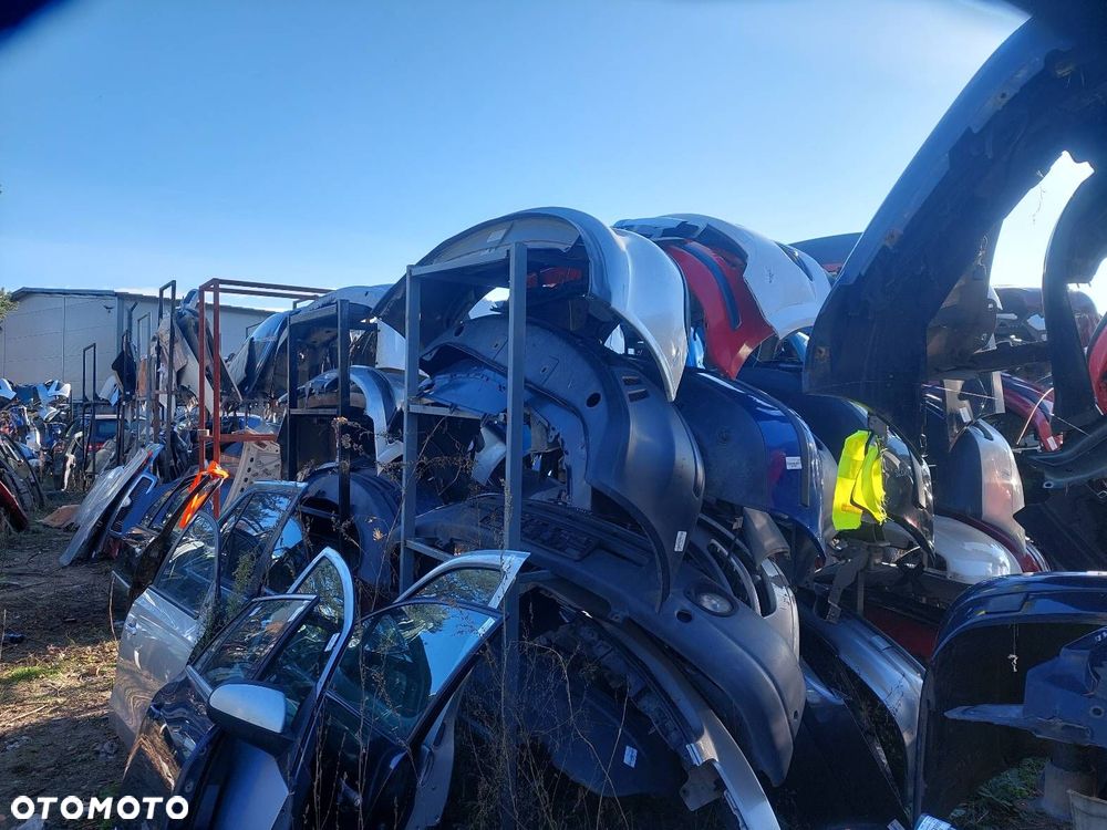 KOMPLETNY TYŁ KIA SORENTO I YC KLAPA ZDERZAK TYŁ LAMPA TYŁ LEWA PRAWA - 26