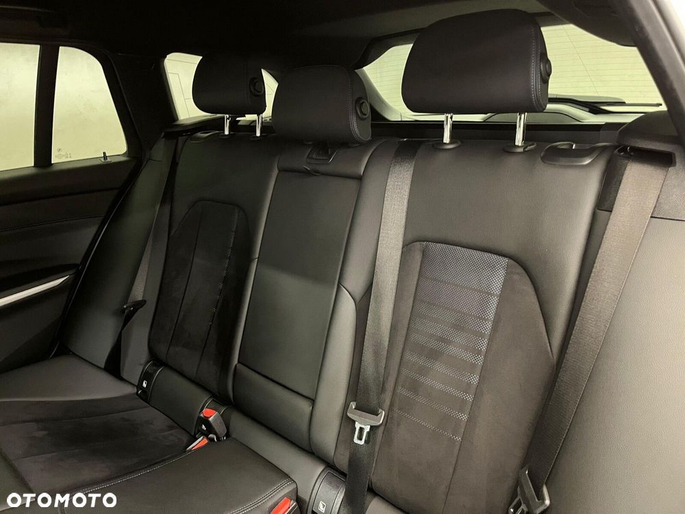 BMW Seria 3 320d xDrive mHEV M Sport - 35