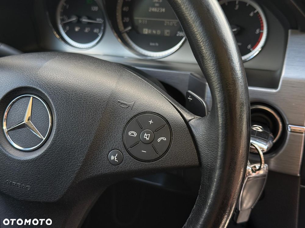 Mercedes-Benz GLK 320 CDI DPF 4Matic 7G-TRONIC Edition 1 - 14