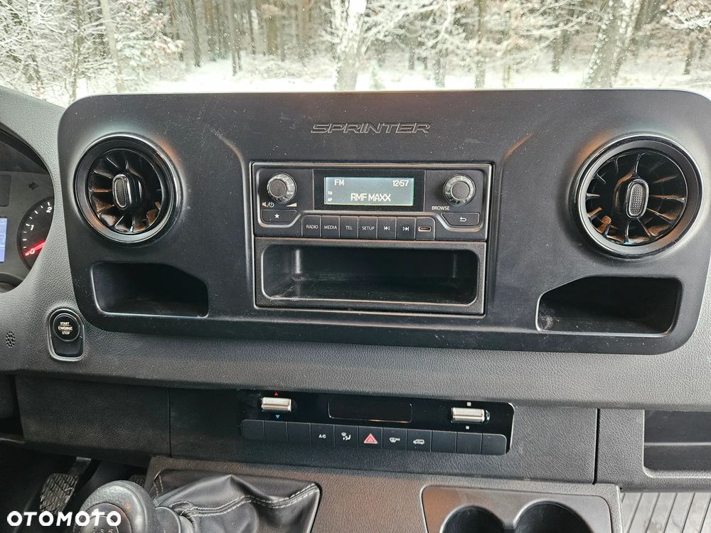 Mercedes-Benz Sprinter - 16