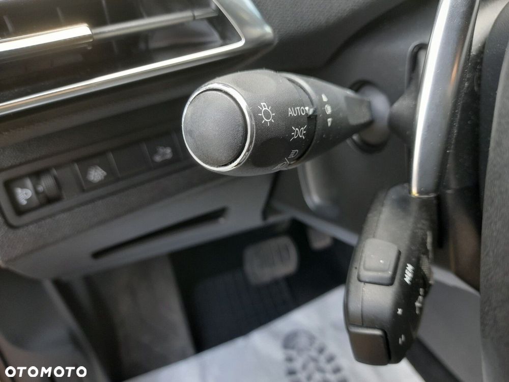 Peugeot 3008 1.2 PureTech Allure Pack S&S EAT8 - 15