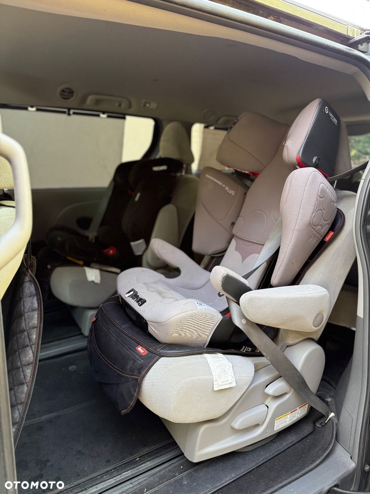 Toyota Sienna 3.5 V6 - 12