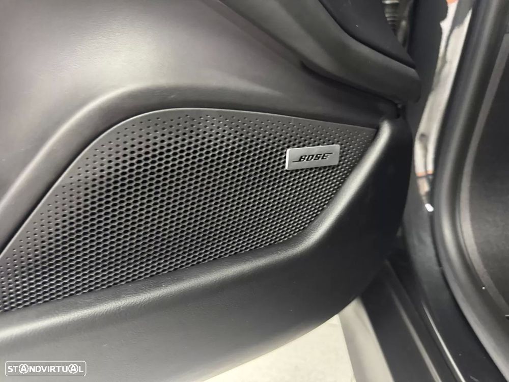 Porsche Taycan Standard - 25