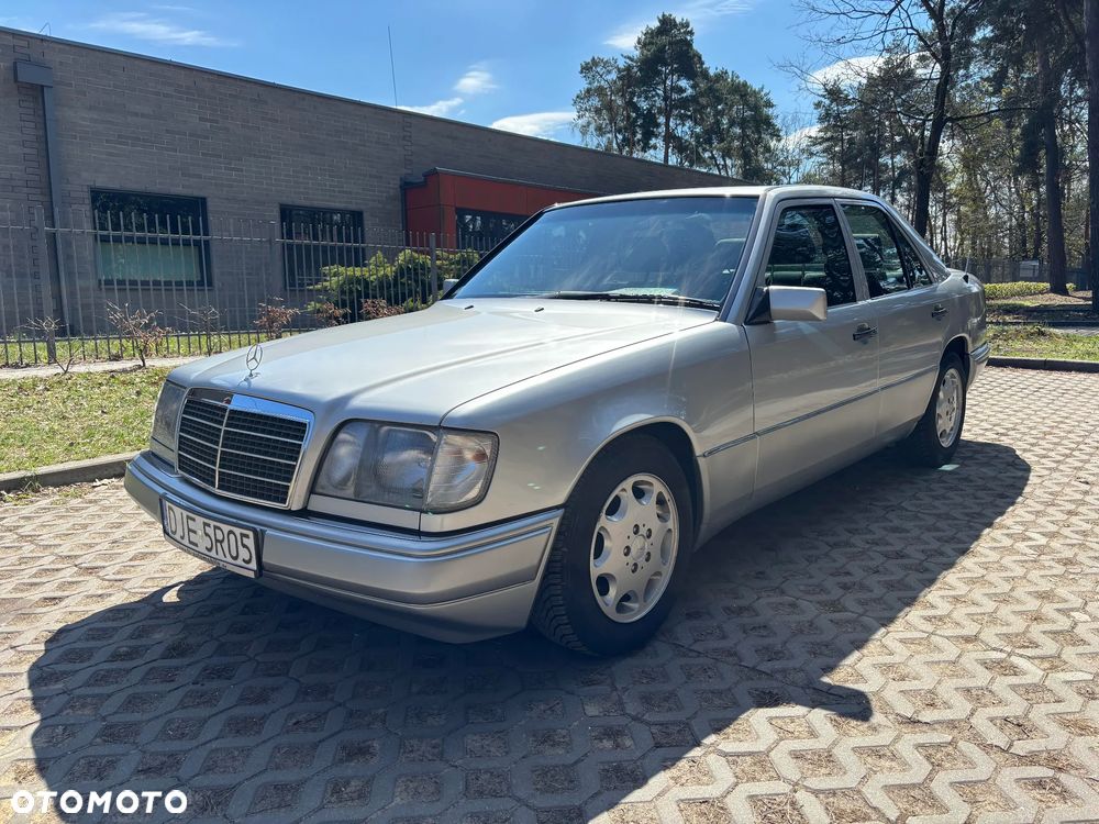 Mercedes-Benz Klasa E - 16