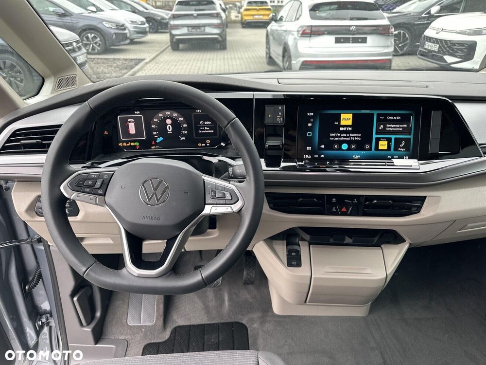 Volkswagen Multivan - 12